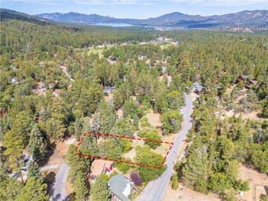 Welcome to this charming 2-story Moonridge cabin, perfectly on Big Bear Mountain Ski and Golf Resort in California - for sale on GolfHomes.com, golf home, golf lot
