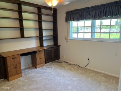*DOUBLE GARAGE*RENOVATED*FRESHLY PAINTED INSIDE*3 BEDROOMS*2.5 on Myerlee Country Club in Florida - for sale on GolfHomes.com, golf home, golf lot