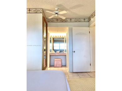 Wonderful and bright, 2 Bed/2 Bath condo located in the highly on Palm-Aire Country Club and Resort - Palms in Florida - for sale on GolfHomes.com, golf home, golf lot