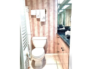 Wonderful and bright, 2 Bed/2 Bath condo located in the highly on Palm-Aire Country Club and Resort - Palms in Florida - for sale on GolfHomes.com, golf home, golf lot