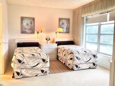 Wonderful and bright, 2 Bed/2 Bath condo located in the highly on Palm-Aire Country Club and Resort - Palms in Florida - for sale on GolfHomes.com, golf home, golf lot