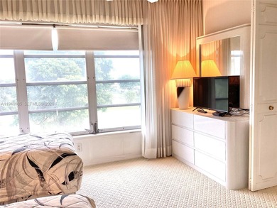 Wonderful and bright, 2 Bed/2 Bath condo located in the highly on Palm-Aire Country Club and Resort - Palms in Florida - for sale on GolfHomes.com, golf home, golf lot