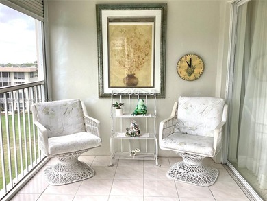 Wonderful and bright, 2 Bed/2 Bath condo located in the highly on Palm-Aire Country Club and Resort - Palms in Florida - for sale on GolfHomes.com, golf home, golf lot