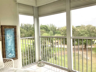 Wonderful and bright, 2 Bed/2 Bath condo located in the highly on Palm-Aire Country Club and Resort - Palms in Florida - for sale on GolfHomes.com, golf home, golf lot
