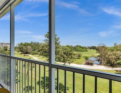 Wonderful and bright, 2 Bed/2 Bath condo located in the highly on Palm-Aire Country Club and Resort - Palms in Florida - for sale on GolfHomes.com, golf home, golf lot