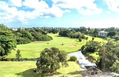 Wonderful and bright, 2 Bed/2 Bath condo located in the highly on Palm-Aire Country Club and Resort - Palms in Florida - for sale on GolfHomes.com, golf home, golf lot