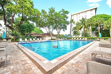 Wonderful and bright, 2 Bed/2 Bath condo located in the highly on Palm-Aire Country Club and Resort - Palms in Florida - for sale on GolfHomes.com, golf home, golf lot