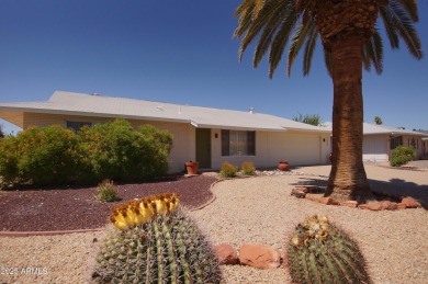 This charming home offers 2 bedrooms, 2 bathrooms, plus a on Pebblebrook Golf Course in Arizona - for sale on GolfHomes.com, golf home, golf lot