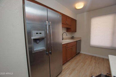 This charming home offers 2 bedrooms, 2 bathrooms, plus a on Pebblebrook Golf Course in Arizona - for sale on GolfHomes.com, golf home, golf lot