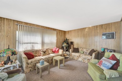 This 1978 home on a premium interior lot is ready for your on Maple Leaf Golf and Country Club in Florida - for sale on GolfHomes.com, golf home, golf lot