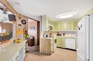 This 1978 home on a premium interior lot is ready for your on Maple Leaf Golf and Country Club in Florida - for sale on GolfHomes.com, golf home, golf lot