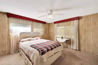 This 1978 home on a premium interior lot is ready for your on Maple Leaf Golf and Country Club in Florida - for sale on GolfHomes.com, golf home, golf lot