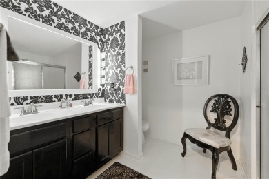 --Beautifully Renovated Townhome in On Top of the World - on On Top of the World Golf Course in Florida - for sale on GolfHomes.com, golf home, golf lot