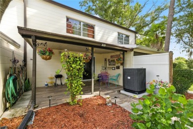 --Beautifully Renovated Townhome in On Top of the World - on On Top of the World Golf Course in Florida - for sale on GolfHomes.com, golf home, golf lot
