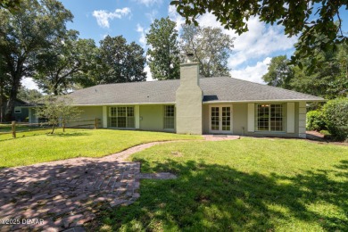 Stunning 3BR/2BA home in the desirable Tomoka Oaks community of on Tomoka Oaks Golf and Country Club in Florida - for sale on GolfHomes.com, golf home, golf lot