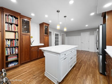 This Beautifully updated 5-bedroom, 4 bath home in the heart of on Hunting Creek Country Club in Kentucky - for sale on GolfHomes.com, golf home, golf lot