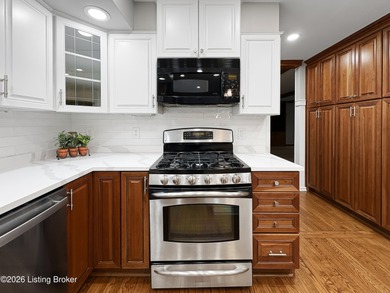 This Beautifully updated 5-bedroom, 4 bath home in the heart of on Hunting Creek Country Club in Kentucky - for sale on GolfHomes.com, golf home, golf lot