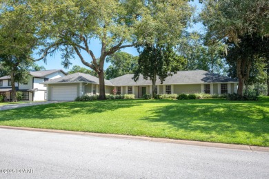 Stunning 3BR/2BA home in the desirable Tomoka Oaks community of on Tomoka Oaks Golf and Country Club in Florida - for sale on GolfHomes.com, golf home, golf lot