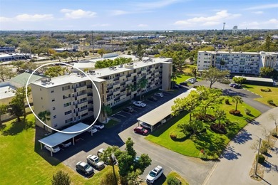 Welcome to effortless Florida living with golf course views! on Pinebrook/Ironwood Golf Course in Florida - for sale on GolfHomes.com, golf home, golf lot