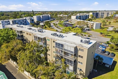 Welcome to effortless Florida living with golf course views! on Pinebrook/Ironwood Golf Course in Florida - for sale on GolfHomes.com, golf home, golf lot