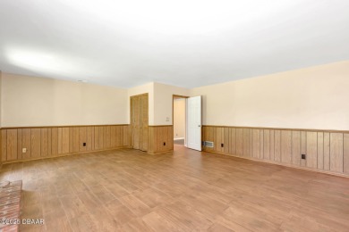 Stunning 3BR/2BA home in the desirable Tomoka Oaks community of on Tomoka Oaks Golf and Country Club in Florida - for sale on GolfHomes.com, golf home, golf lot