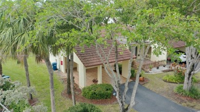 Lovely 2 bed-2 bath Townhouse-Condo in highly desirable Villas on Bonaventure Country Club in Florida - for sale on GolfHomes.com, golf home, golf lot