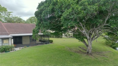 Lovely 2 bed-2 bath Townhouse-Condo in highly desirable Villas on Bonaventure Country Club in Florida - for sale on GolfHomes.com, golf home, golf lot