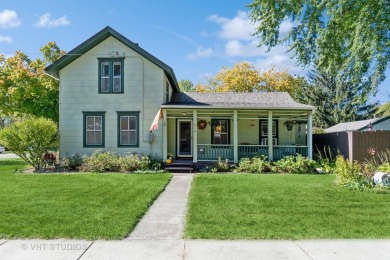 This delightful two-story, 3-bedroom, 2-bathroom home has been on Cedardell Golf Club in Illinois - for sale on GolfHomes.com, golf home, golf lot