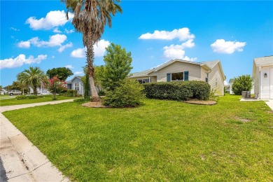 Start living The Villages(R) lifestyle today! Well cared for 2 on The Links of Spruce Creek in Florida - for sale on GolfHomes.com, golf home, golf lot