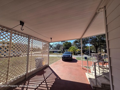 GOLF COURSE HOME WITH NEW ROOF! 2 BEDROOMS AND 2 BATHROOMS PLUS on High Point Golf Club, Inc. in Florida - for sale on GolfHomes.com, golf home, golf lot