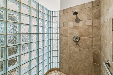Located in the prestigious 55+ Eagle Crest Community, this on Eagle Crest Golf Resort - Resort Course in Oregon - for sale on GolfHomes.com, golf home, golf lot