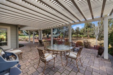 Located in the prestigious 55+ Eagle Crest Community, this on Eagle Crest Golf Resort - Resort Course in Oregon - for sale on GolfHomes.com, golf home, golf lot