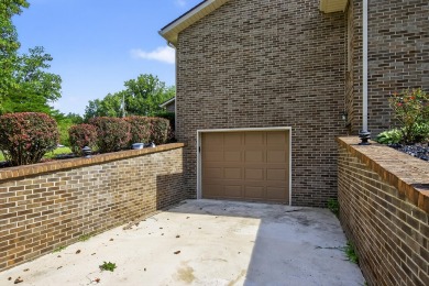 Fall in love with a beautifully updated home in one of the on Eagles Nest Country Club in Kentucky - for sale on GolfHomes.com, golf home, golf lot