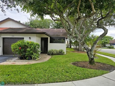 Well maintained fee simple corner villa with low hoa maintenance on Colony West Country Club in Florida - for sale on GolfHomes.com, golf home, golf lot