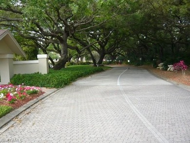 Well kept and updated attached villa in Country Creek on Villages of Country Creek Golf Course in Florida - for sale on GolfHomes.com, golf home, golf lot