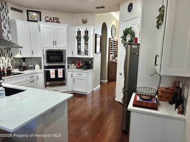 WELCOME TO YOUR BEAUTIFUL POOL HOME!! THIS STUNNING 3,000+ sq on Silverthorn Country Club in Florida - for sale on GolfHomes.com, golf home, golf lot