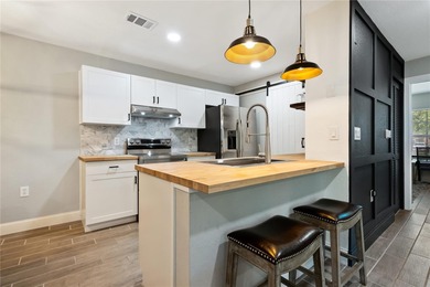 Welcome to your beautifully renovated condo within the amazing on Lakewood Ranch Golf and Country Club in Florida - for sale on GolfHomes.com, golf home, golf lot