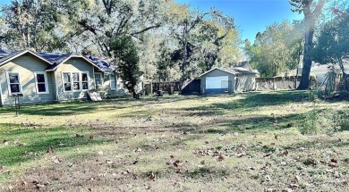 WALKING DISTANCE TO QUERBES  GOLF COURSE***NICE VACANT LOT WITH on Querbes Park Golf Course in Louisiana - for sale on GolfHomes.com, golf home, golf lot