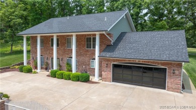 Beautifully updated GRAND 2 Story in Country Club Estates will on Seasons Ridge At Four Seasons in Missouri - for sale on GolfHomes.com, golf home, golf lot