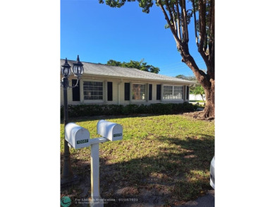 Beautiful Home , 55+ community, full of amenities, furniture on Pine Tree Golf Club in Florida - for sale on GolfHomes.com, golf home, golf lot