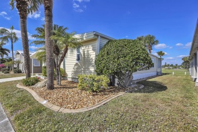 Under contract-accepting backup offers. Discover comfort, style on Maple Leaf Golf and Country Club in Florida - for sale on GolfHomes.com, golf home, golf lot