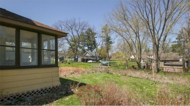 Charming 2 bed 2 bath home, beautiful yard, close to Golf course on Rolling Oaks Golf Course in Wisconsin - for sale on GolfHomes.com, golf home, golf lot