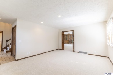 Tim Salzbrenner, M: , tsalzbrenner,   - Enjoy resort-style on Oak Hills Country Club in Nebraska - for sale on GolfHomes.com, golf home, golf lot