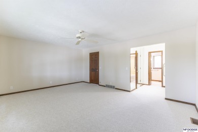 Tim Salzbrenner, M: , tsalzbrenner,   - Enjoy resort-style on Oak Hills Country Club in Nebraska - for sale on GolfHomes.com, golf home, golf lot