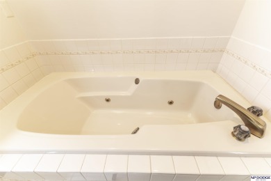 Tim Salzbrenner, M: , tsalzbrenner,   - Enjoy resort-style on Oak Hills Country Club in Nebraska - for sale on GolfHomes.com, golf home, golf lot