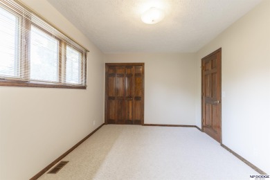 Tim Salzbrenner, M: , tsalzbrenner,   - Enjoy resort-style on Oak Hills Country Club in Nebraska - for sale on GolfHomes.com, golf home, golf lot