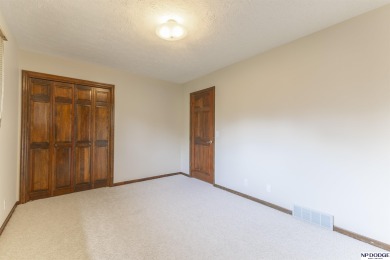 Tim Salzbrenner, M: , tsalzbrenner,   - Enjoy resort-style on Oak Hills Country Club in Nebraska - for sale on GolfHomes.com, golf home, golf lot