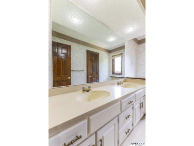 Tim Salzbrenner, M: , tsalzbrenner,   - Enjoy resort-style on Oak Hills Country Club in Nebraska - for sale on GolfHomes.com, golf home, golf lot