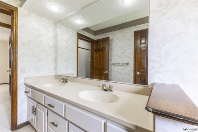 Tim Salzbrenner, M: , tsalzbrenner,   - Enjoy resort-style on Oak Hills Country Club in Nebraska - for sale on GolfHomes.com, golf home, golf lot