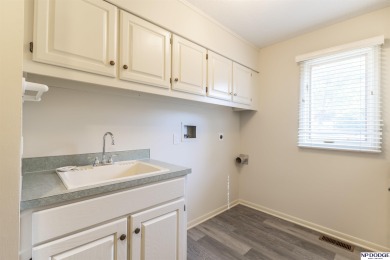 Tim Salzbrenner, M: , tsalzbrenner,   - Enjoy resort-style on Oak Hills Country Club in Nebraska - for sale on GolfHomes.com, golf home, golf lot